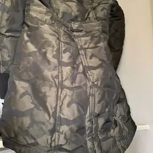 DKNY size XS camo winter coat